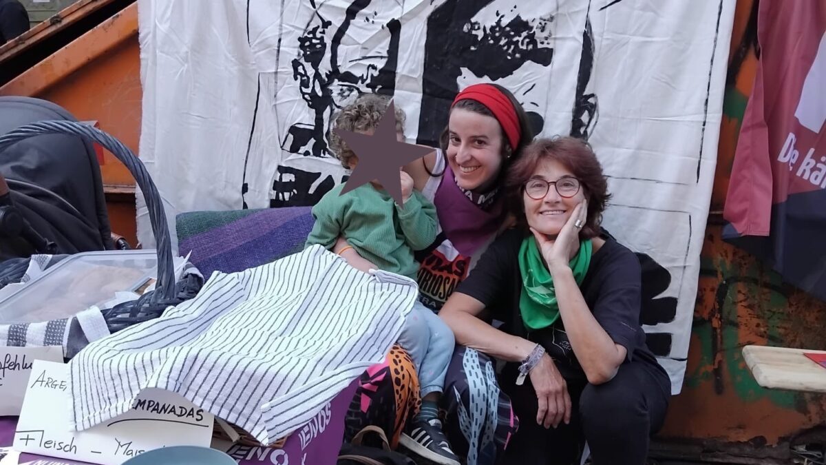 Ni Una Menos Berlín en el Weisestraßenfest 2025